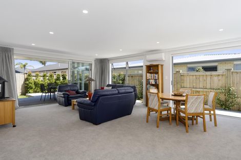 Photo of property in 16 Cassinia Close, Papamoa Beach, Papamoa, 3118