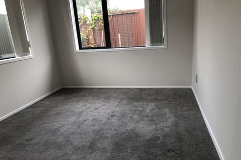 Photo of property in 22 Lisa Rise, Half Moon Bay, Auckland, 2012