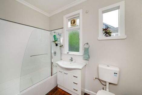 Photo of property in 10 Hardie Street, Hokowhitu, Palmerston North, 4410