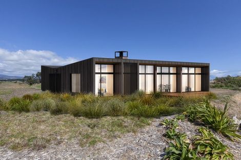 Photo of property in 53a Reay Mackay Grove, Waikawa Beach, Manakau, 5573