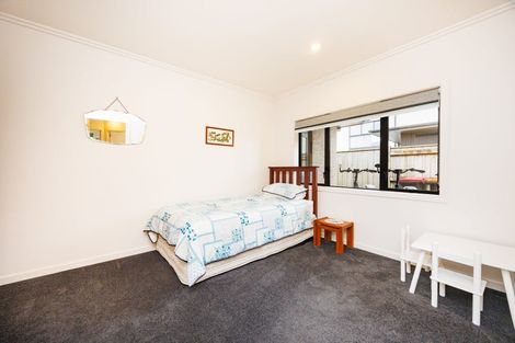 Photo of property in 7 Vaucluse Heights, Fitzherbert, Palmerston North, 4410