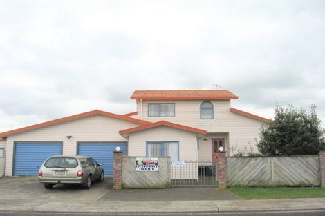 Photo of property in 35 Whitby Avenue, Whitianga, 3510