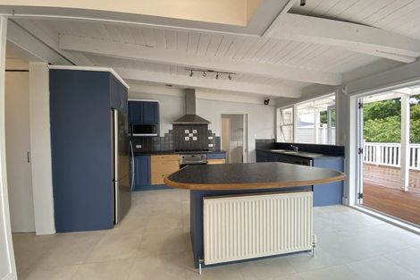 Photo of property in 25 Gilbert Street, New Plymouth, 4310