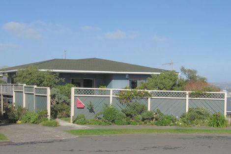 Photo of property in 25 Humphreys Grove, Titahi Bay, Porirua, 5022