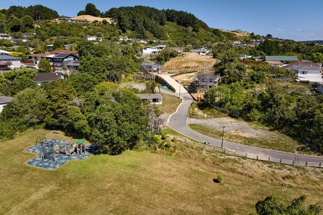 Photo of property in 1 Te Ara Kohuhu, Tawa, Wellington, 5028