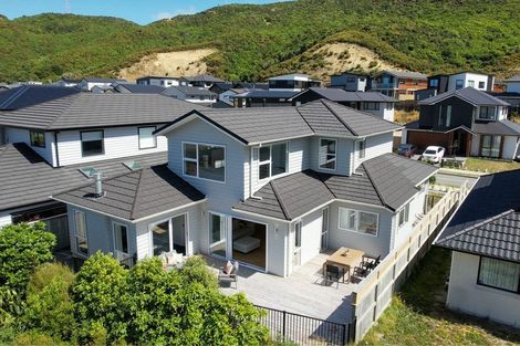 Photo of property in 3 Riroriro Close, Crofton Downs, Wellington, 6035