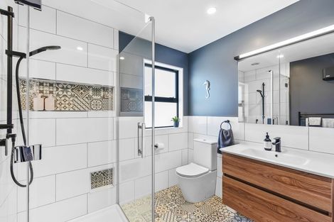 Photo of property in 16 Seagrass Place, Otaki Beach, Otaki, 5512