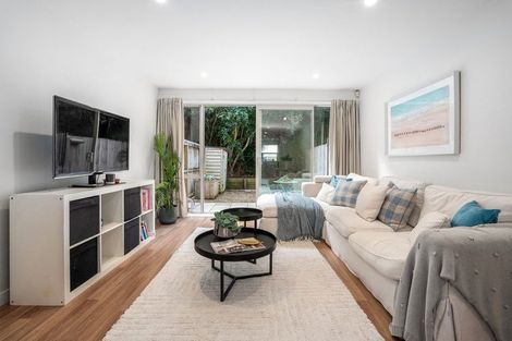 Photo of property in 11/8 Thatcher Crescent, Crofton Downs, Wellington, 6035