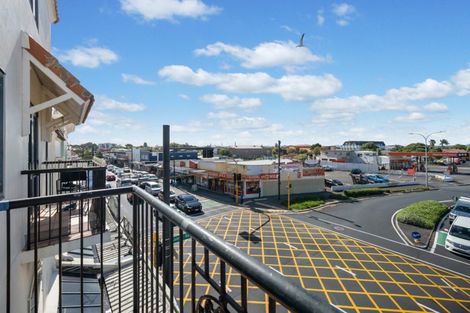 Photo of property in 2/77 Saint George Street, Papatoetoe, Auckland, 2025
