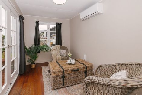 Photo of property in 14 Trent Avenue, Hokowhitu, Palmerston North, 4410