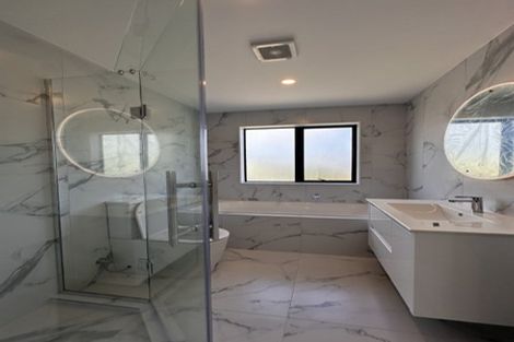 Photo of property in 59b Totara Road, Te Atatu Peninsula, Auckland, 0610