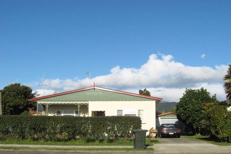 Photo of property in 108 Bartholomew Road, Levin, 5510