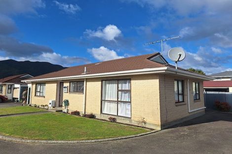 Photo of property in 4/30 Leighton Avenue, Waiwhetu, Lower Hutt, 5010