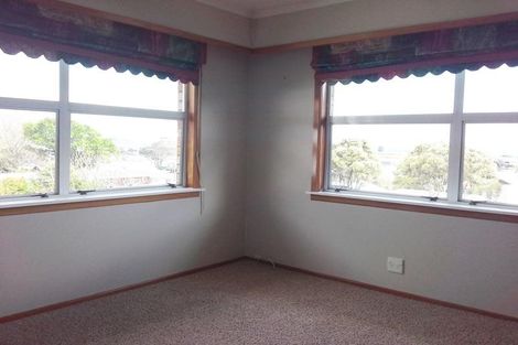 Photo of property in 83a Eliot Street, New Plymouth, 4310
