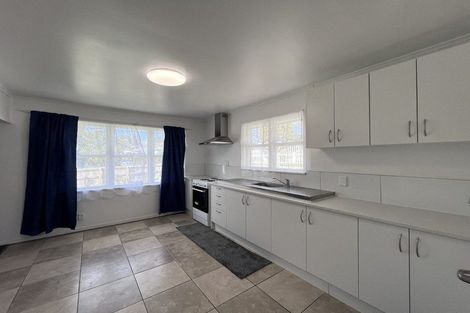 Photo of property in 79 Cobham Crescent, Kelston, Auckland, 0602