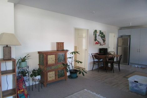 Photo of property in 2 Hawkhurst Road, Lyttelton, 8082