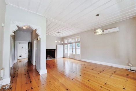 Photo of property in 1 Puriri Street, Takapuna, Auckland, 0622