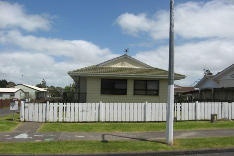 Photo of property in 22 Hanford Place, Clendon Park, Auckland, 2103