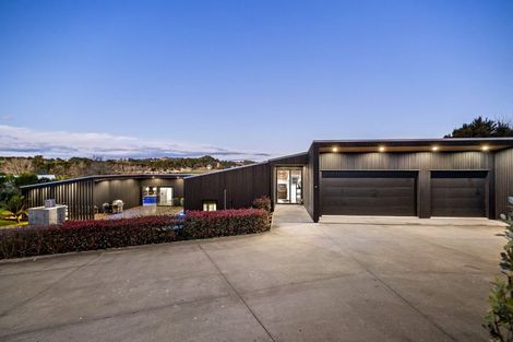 Photo of property in 27 Brownhill Road, Whitford, Manurewa, 2576