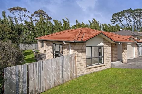 Photo of property in 23 Westglen Place, Ranui, Auckland, 0612