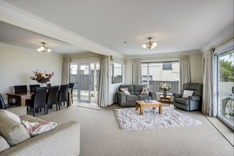 Photo of property in 18 The Esplanade, Westshore, Napier, 4110