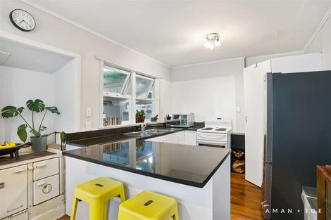 Photo of property in 9 Enderby Drive, Te Atatu Peninsula, Auckland, 0610