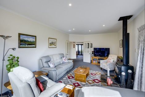 Photo of property in 104 Brookvale Road, Havelock North, 4130