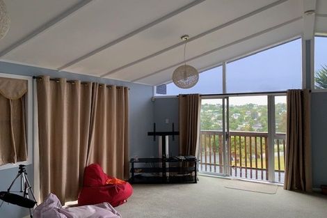 Photo of property in 16 Acacia Road, Torbay, Auckland, 0632