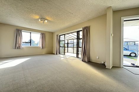 Photo of property in 11 Whelan Place, Hei Hei, Christchurch, 8042