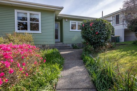 Photo of property in 5 Herewini Street, Titahi Bay, Porirua, 5022