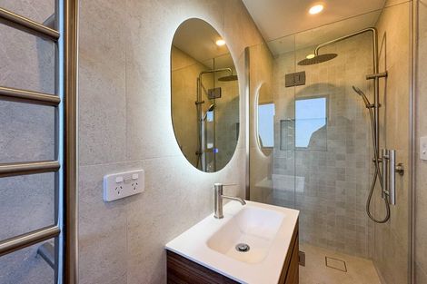 Photo of property in 19b House Avenue, Mangere Bridge, Auckland, 2022