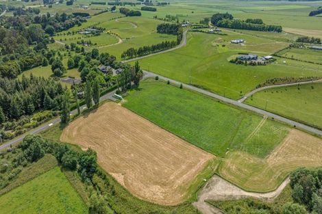 Photo of property in 15 Junction Road, Halcombe, 4777