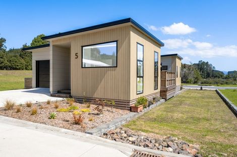 Photo of property in 5 Pinnacles Lane, Pauanui, 3579