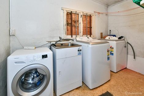 Photo of property in 21 Gray Avenue, Mangere East, Auckland, 2024