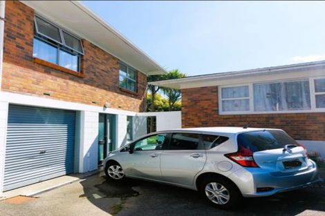 Photo of property in 4/162 Onewa Road, Northcote, Auckland, 0627