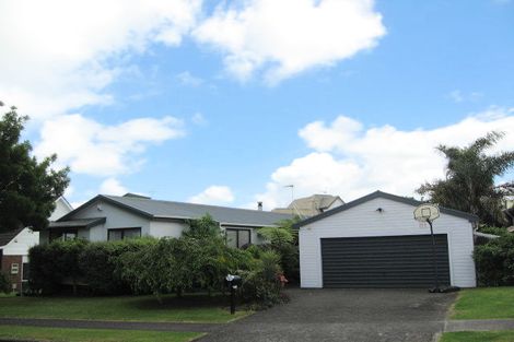 Photo of property in 9 Emory Drive, Conifer Grove, Takanini, 2112