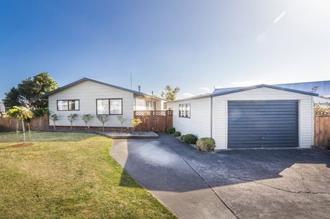 Photo of property in 10 Tiller Close, Kelvin Grove, Palmerston North, 4414