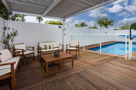 Photo of property in 8 Caversham Drive, Torbay, Auckland, 0630