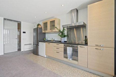 Photo of property in Shelley Bay Terraces, 2/61 Maupuia Road, Maupuia, Wellington, 6022