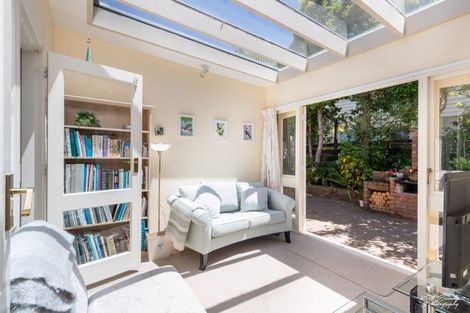 Photo of property in 6 Ardal Grove, Tirohanga, Lower Hutt, 5010