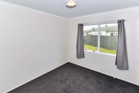 Photo of property in 2/20 Solveig Place, Randwick Park, Auckland, 2105