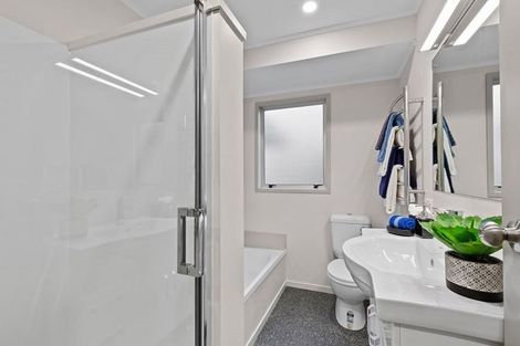 Photo of property in 9 Ohira Place, Henderson, Auckland, 0612