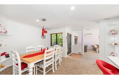 Photo of property in 12 Antrim Place, Nawton, Hamilton, 3200