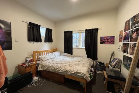 Photo of property in 151 Kelburn Parade, Kelburn, Wellington, 6012