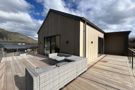 Photo of property in 19 Walton Way, Lower Shotover, 9304
