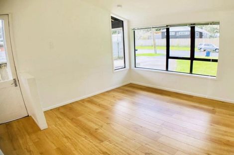 Photo of property in 213 Portage Road, Green Bay, Auckland, 0604