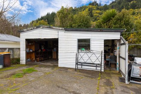 Photo of property in 146a Waikawa Road, Picton, 7220