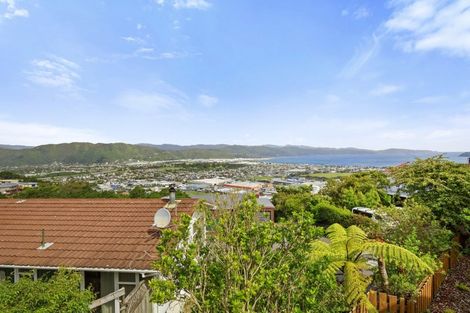 Photo of property in 94a Dowse Drive, Maungaraki, Lower Hutt, 5010