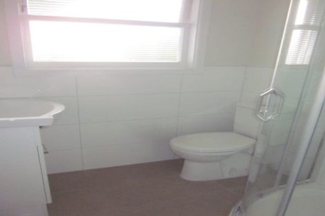 Photo of property in 458 Glenfield Road, Glenfield, Auckland, 0629