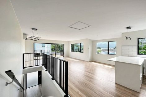 Photo of property in 20a Pipitea Place, Massey, Auckland, 0614